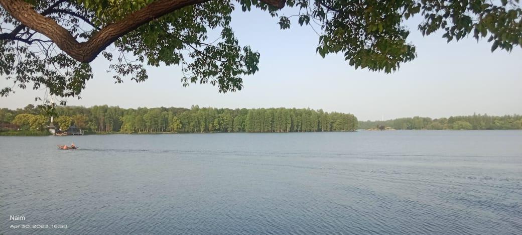 East lake Wuhan overview